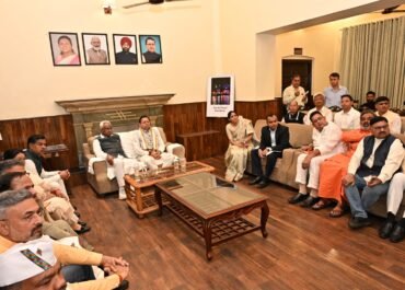 भव्य कुंभ 2027 की तैयारी तेज, सीएम धामी बोले—कोई कमी नहीं रहेगी।