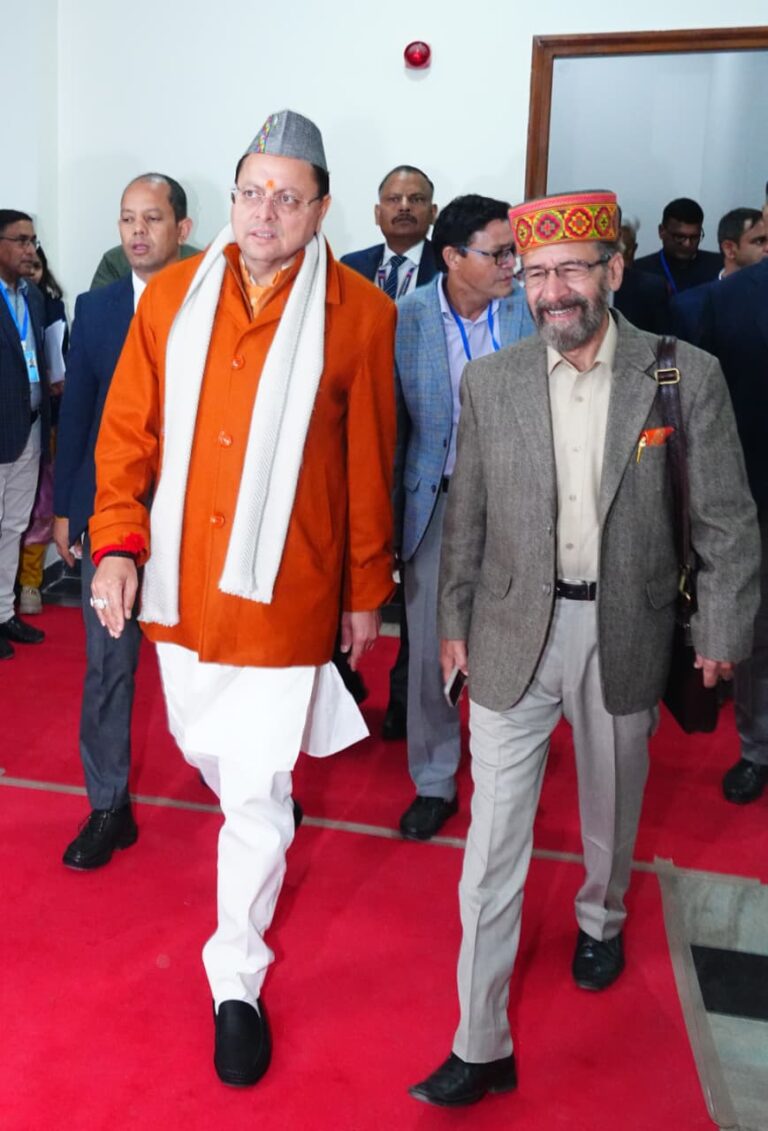 भराड़ीसैंण (गैरसैंण) में बजट सत्र के लिए रवाना हुए मुख्यमंत्री।