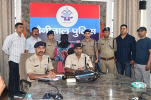 मुख्यमंत्री उत्तराखंड के "ड्रग्स फ्री देवभूमि मिशन" के सपने को साकार करते डॉ0 मंजूनाथ टीसी, एसओजी व हल्द्वानी पुलिस की बड़ी कामयाबी, 60 लाख की 203 ग्राम स्मैक के साथ महिला तस्कर दबोची,  SSP ने टीम को किया सम्मानित “नशे के सौदागरों का अब होगा पूरा सफाया”