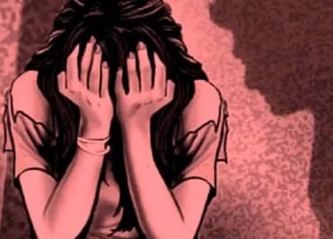 “आश्रम की आड़ में हैवानियत! सत्संग से लौटती महिला बनी दरिंदगी का शिकार”