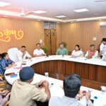 कुंभ 2027 की तैयारियां तेज: हरिद्वार में शहरी विकास मंत्री ने लिया जायजा, अधिकारियों को दिए सख्त निर्देश।