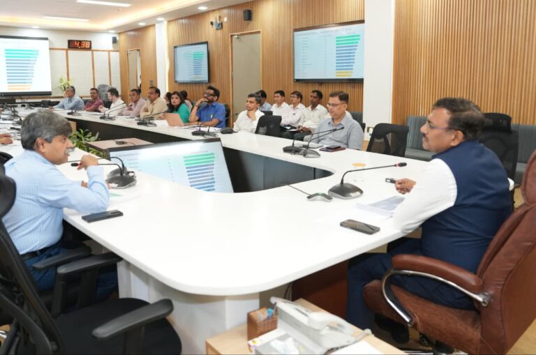 मुख्य सचिव का सख्त निर्देश: 1 माह में तय हों 25 बिंदु कार्यक्रम के लक्ष्य।