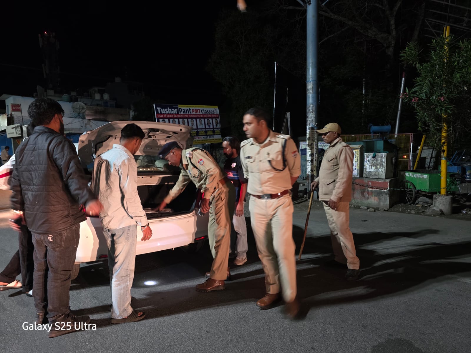 ऑपरेशन प्रहार: नैनीताल पुलिस का बड़ा एक्शन, 244 संदिग्धों का सत्यापन, 126 वाहनों पर कार्रवाई।