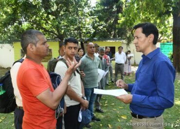 जनसुनवाई में आयुक्त दीपक रावत सख्त, कई मामलों का मौके पर समाधान।