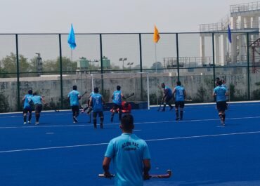नैनीताल में पुलिस हॉकी प्रतियोगिता का आगाज, 9 टीमों के बीच रोमांचक मुकाबले शुरू।