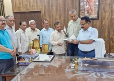 राज्य आंदोलनकारियों ने डीएम को सौंपा ज्ञापन, समस्याओं के समाधान की उठाई मांग।