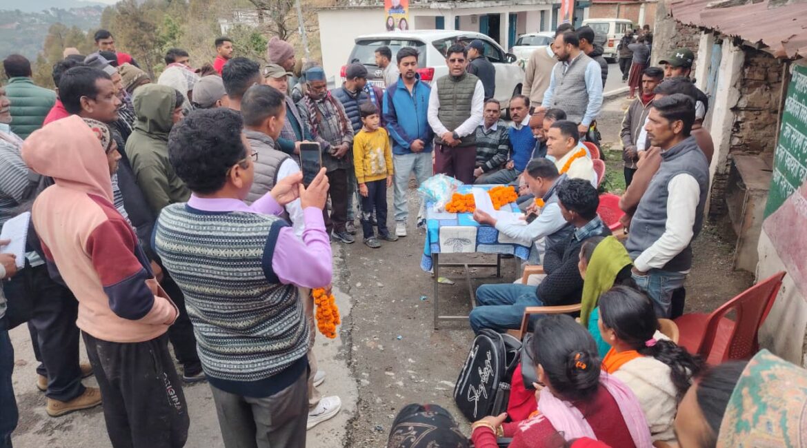 भीमताल में मंत्री कैड़ा का दौरा, ओलावृष्टि से नुकसान पर अफसरों को सख्त निर्देश।