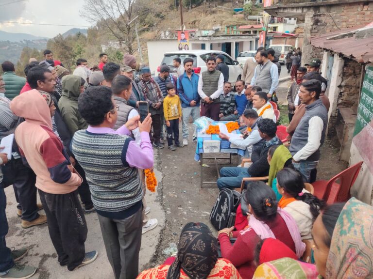 भीमताल में मंत्री कैड़ा का दौरा, ओलावृष्टि से नुकसान पर अफसरों को सख्त निर्देश।