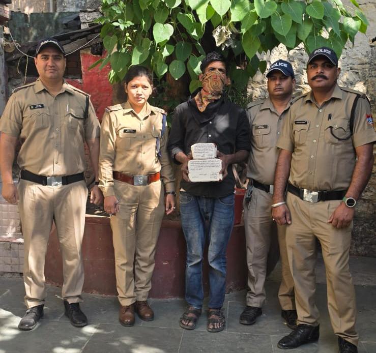 ऑपरेशन प्रहार में बड़ी सफलता, बनभूलपुरा से 19 नशीले इंजेक्शन के साथ युवक गिरफ्तार।