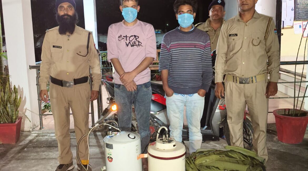 7 घंटे में चोरी का खुलासा, चोरगलिया पुलिस ने 2 शातिर चोर दबोचे।