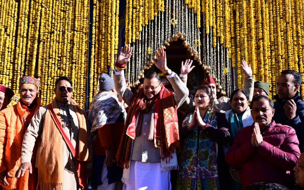 हर-हर महादेव के जयघोष के बीच केदारनाथ धाम के कपाट खुले, सीएम धामी रहे मौजूद।