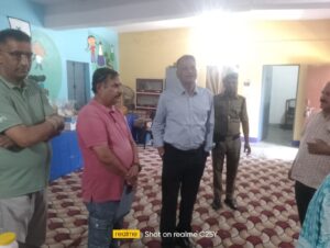 निरीक्षण में लापरवाही उजागर, 2 कर्मियों का वेतन रोका; BEO पर भी कार्रवाई के निर्देश।