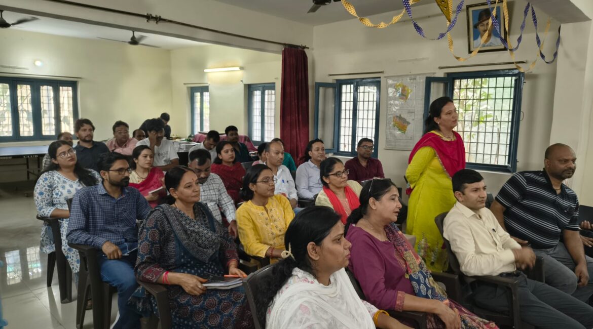 बाल सुरक्षा को लेकर प्रशासन अलर्ट, 1098 हेल्पलाइन के प्रचार पर जोर।