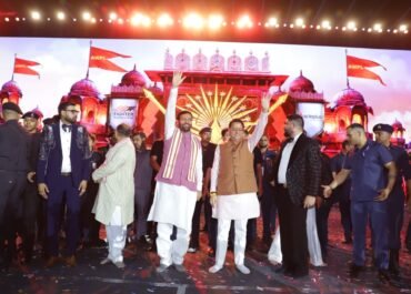 गुरुग्राम में ‘विजय पर्व’ में सीएम धामी, युवाओं को दिया जॉब क्रिएटर बनने का संदेश।