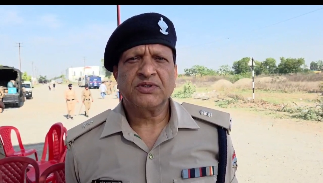 प्रशासन की मध्यस्थता रंग लाई, श्रमिक–प्रबंधन में बनी सहमति।