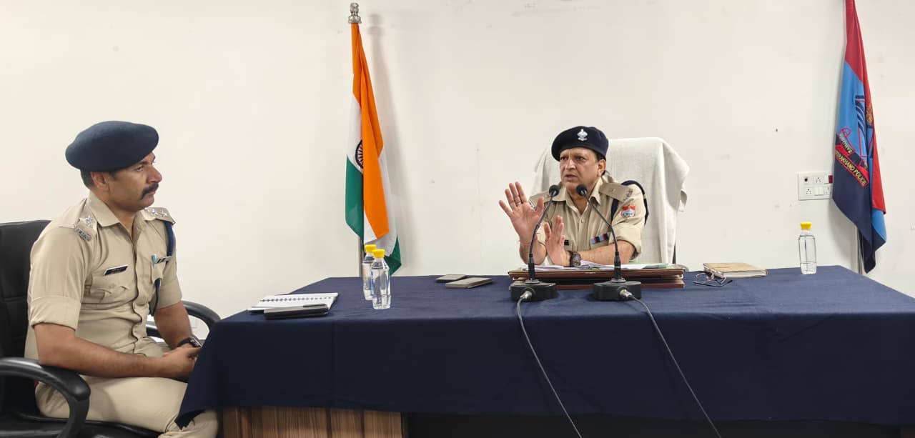 नकल माफियाओं पर कड़ी नजर, परीक्षा केंद्रों पर रहेगी सख्त निगरानी।