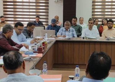 भीमताल में 25 बिंदुओं पर मंथन, सचिव दीपक कुमार ने दिए जमीनी सत्यापन के निर्देश