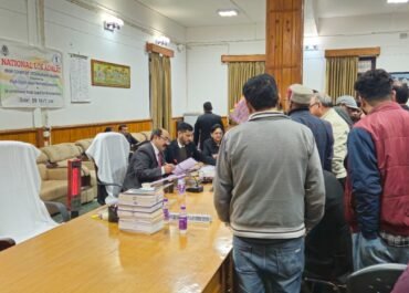 किताबों के नाम पर वसूली पर बड़ा प्रहार, कई नामी स्कूल प्रशासन के रडार पर।
