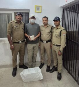 अवैध शराब पर पुलिस का शिकंजा, 68 टेट्रा पैक के साथ आरोपी गिरफ्तार।