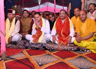 नगाण गांव में गूंजा श्रीमद्भागवत कथा का स्वर, सीएम धामी ने लिया आशीर्वाद
