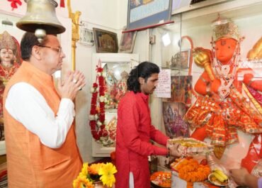 बजरंगबली की भक्ति में लीन सीएम धामी, प्रदेशवासियों के लिए मांगी सुख-समृद्धि