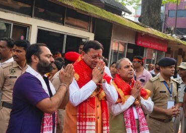 माँ कामाख्या के दरबार पहुंचे मुख्यमंत्री धामी, प्रदेश की सुख-समृद्धि की कामना