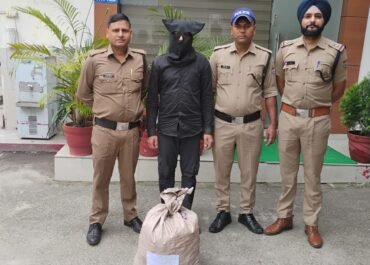 🚨 ‘ड्रग फ्री देवभूमि’ अभियान में बड़ी कार्रवाई: 9.334 किलो गांजे के साथ युवक गिरफ्तार 🚨