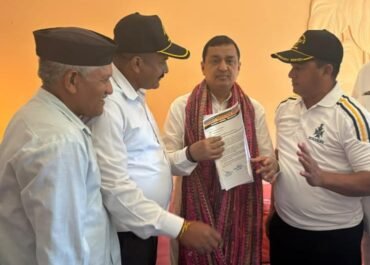 दुर्गा देवी–मैदावन मार्ग खोलो” : पूर्व सैनिकों ने सांसद अनिल बलूनी से लगाई गुहार, बोले– हजारों युवाओं को मिलेगा रोजगार।