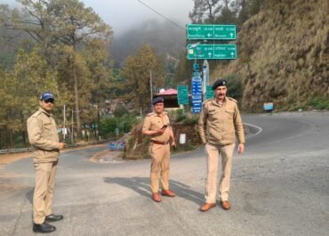वीकेंड पर ट्रैफिक जाम से राहत के लिए नैनीताल पुलिस अलर्ट, हर चौराहे पर तैनाती