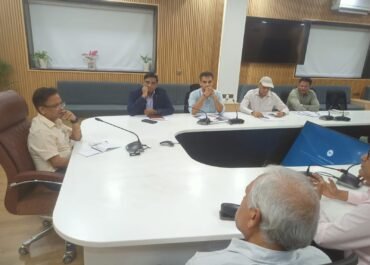 मजदूरों के हक पर सरकार का बड़ा एक्शन, उद्योगों को सख्त चेतावनी।