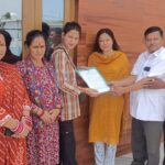 वनाधिकार कानून के तहत राजस्व ग्राम बनाने की मांग तेज, समिति पदाधिकारियों ने बीडीसी सदस्य से की मुलाकात।
