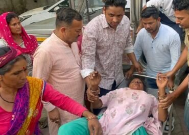रामनगर में बाघ का हमला, पानी भरने गई महिला पर झपटा टाइगर, गांव में दहशत का माहौल।