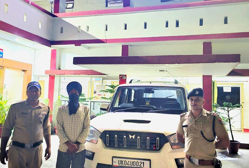 शराब के नशे में हंगामा करना पड़ा महंगा, स्कॉर्पियो सीज, चालक गिरफ्तार।