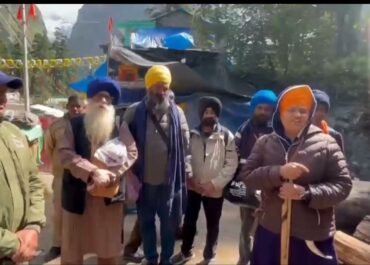 हेमकुंट साहिब यात्रा को लेकर अफवाहों पर श्रद्धालुओं का जवाब, बोले- यात्रा पूरी तरह सुरक्षित और सुचारु।