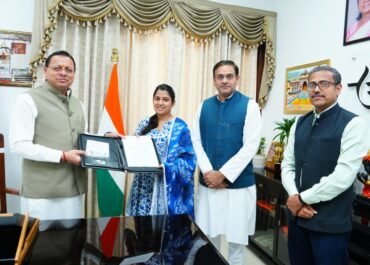 सीएम धामी ने जर्मनी में चयनित नर्स सपना राणा को दी बधाई