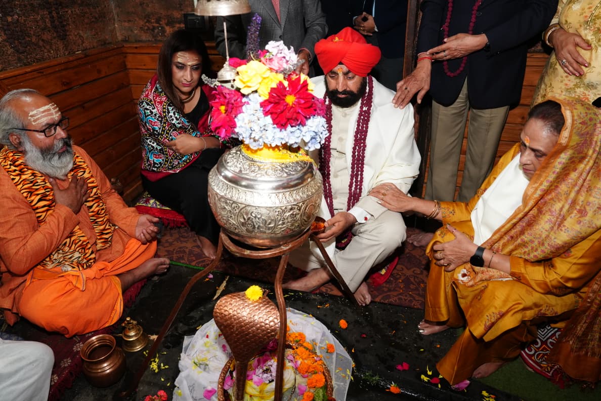 जागेश्वर धाम पहुंचे राज्यपाल गुरमीत सिंह, की विशेष पूजा-अर्चना, देश-प्रदेश की सुख-समृद्धि और कल्याण की कामना की।