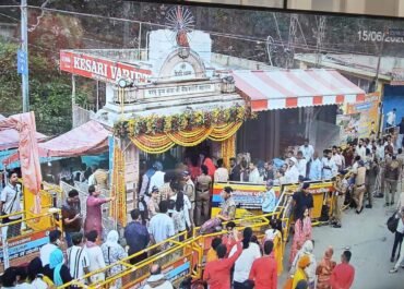 बुलेट पर नैनीताल कप्तान, कंधे से कंधा मिलाकर जवान ऐतिहासिक भीड़ के बीच सफल रहा कैंची धाम प्रबंधन!  आस्था का महासागर, चेहरे पर मुस्कान, कैंची धाम में ऐतिहासिक भीड़ ने किए सुव्यवस्थित दर्शन! 