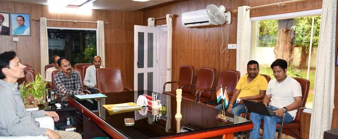 आरटीई प्रवेश प्रक्रिया में बरती जाए पारदर्शिता, विद्यालयों में समय पर पूरी हों आधारभूत सुविधाएं: दीपक रावत।