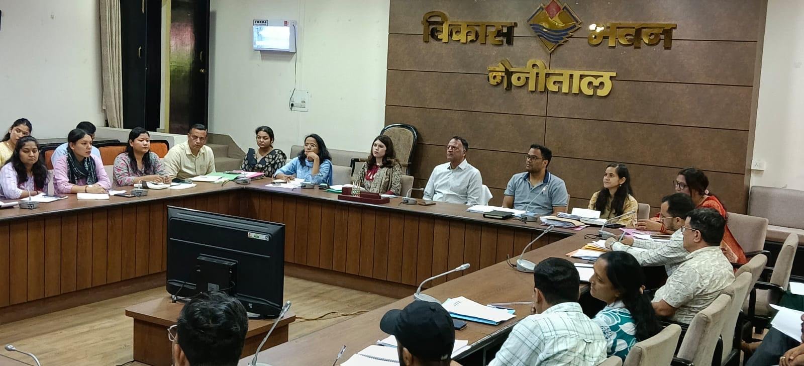 नैनीताल में CDO ने FPO की समीक्षा बैठक में दिए निर्देश, किसानों को जोड़ने और उत्पादों की मार्केटिंग मजबूत करने पर जोर।