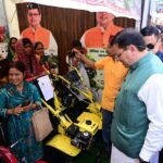 'जन-जन की सरकार, जन-जन के द्वार' अभियान से जनता तक पहुंच रहा प्रशासन: मुख्यमंत्री धामी।