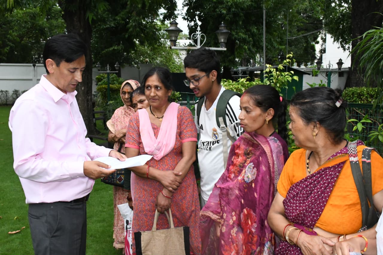 बिना मालिक की अनुमति संपत्ति का सोशल मीडिया प्रचार पड़ेगा भारी, आयुक्त दीपक रावत का बड़ा संदेश।