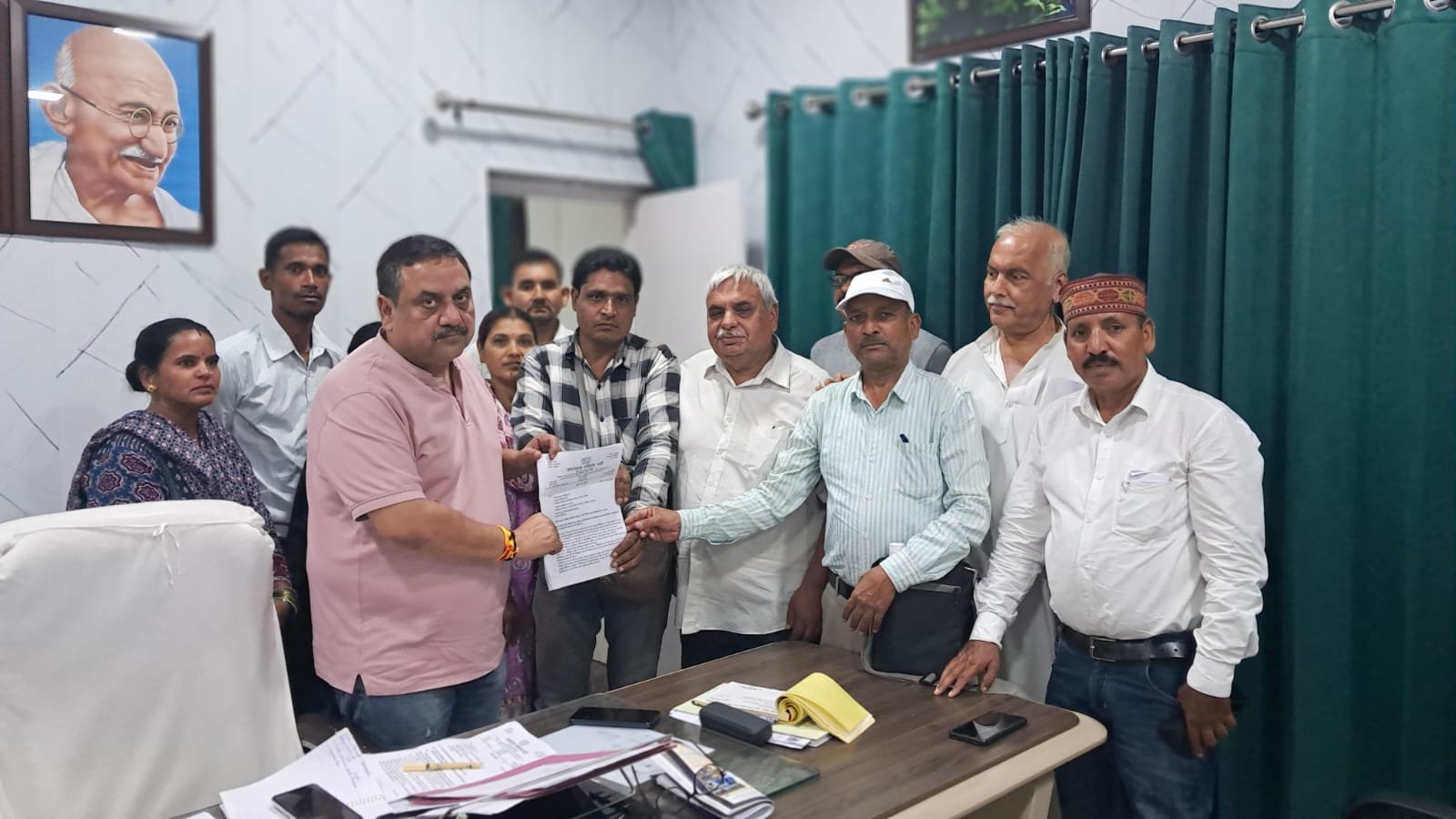 रामनगर संयुक्त चिकित्सालय की बदहाल स्वास्थ्य सेवाओं पर जन संगठनों का प्रदर्शन, विशेषज्ञ डॉक्टरों की तैनाती की मांग।