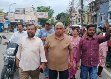 प्रभात ध्यानी की हिरासत के विरोध में रामनगर कोतवाली का घेराव, रिहाई के बाद निकाला जुलूस।