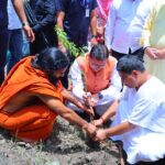 हरेला पर्व पर मालाग्राम पहुंचे मुख्यमंत्री धामी, पौधरोपण कर दिया पर्यावरण संरक्षण का संदेश।