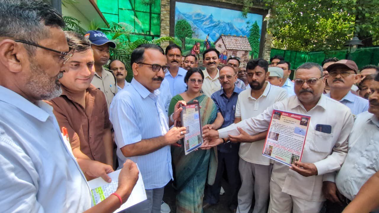 धामी सरकार का बड़ा कदम, दमुवाढूंगा में मालिकाना हक की प्रक्रिया ने पकड़ी रफ्तार।
