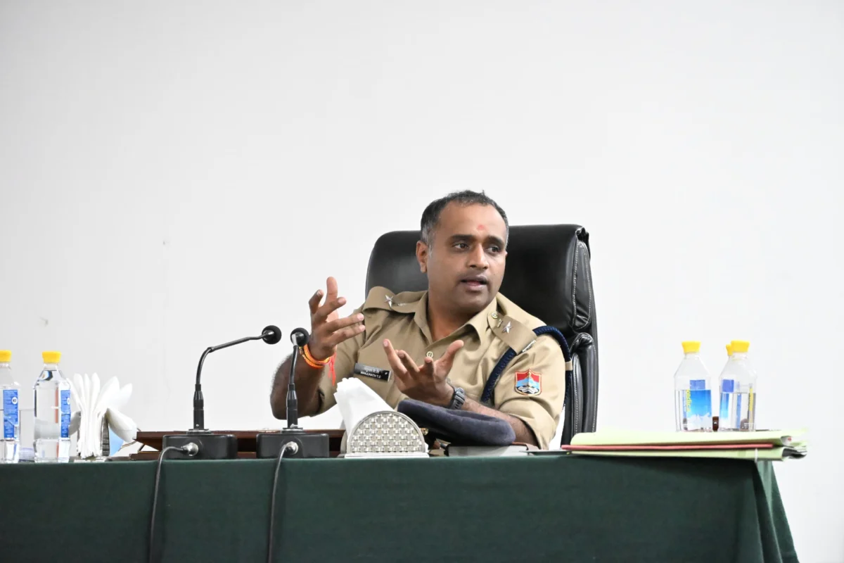 सड़क पर हुड़दंग, गुंडागर्दी, मनमानी और अराजकता करने वालों पर SSP NAINITAL का शिकंजा।