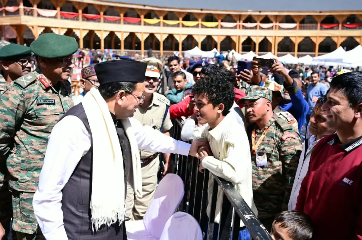 देवभूमि की लोक संस्कृति हमारी पहचान, नई पीढ़ी को जड़ों से जोड़ना सामूहिक जिम्मेदारी: सीएम धामी।