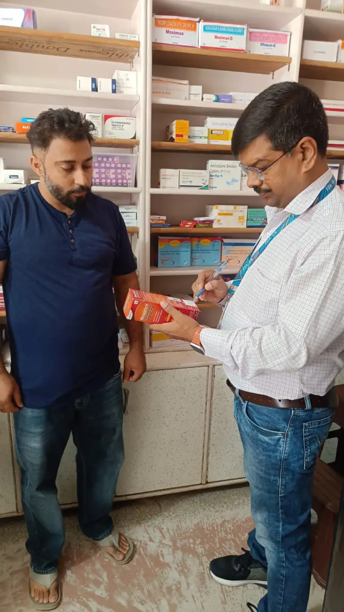 रामनगर में खाद्य सुरक्षा विभाग की छापेमारी, तीन नमूने जांच को भेजे, चार प्रतिष्ठानों को नोटिस।