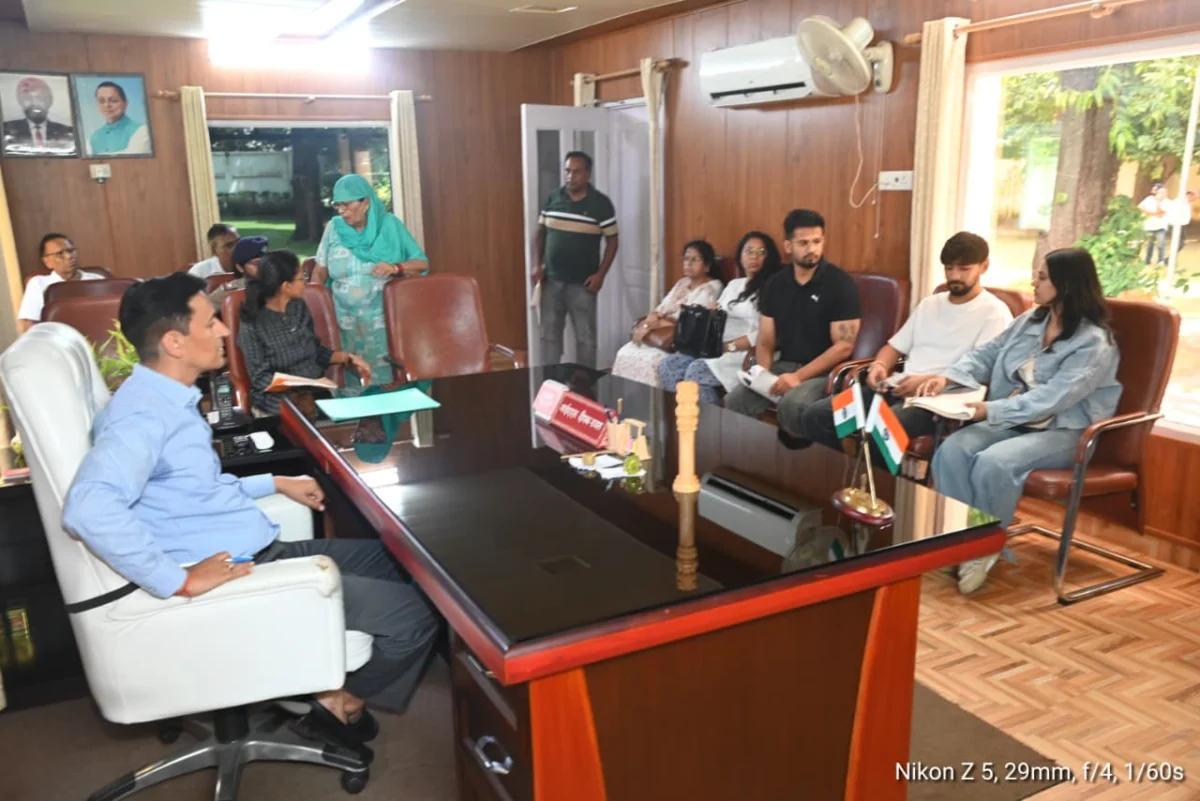 जनसुनवाई में आयुक्त दीपक रावत का बड़ा एक्शन, मौके पर निपटाए भूमि विवाद और जनसमस्याएं, प्लॉट विवाद में क्रेता को लौटाए 5 लाख, तुमड़िया डैम की सरकारी जमीन से कब्जा हटाने के निर्देश।