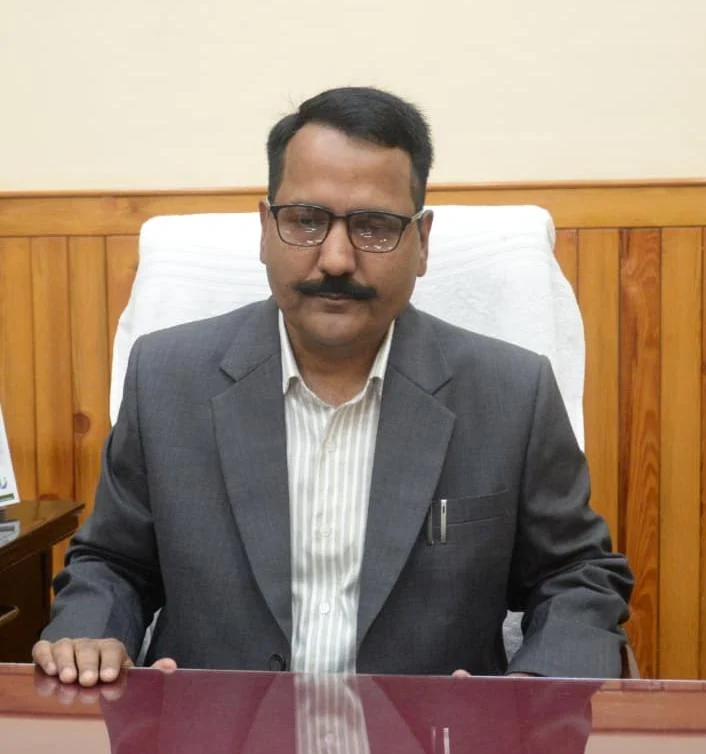 अराजक तत्वों पर DM की सख्ती, चार को जिले की सीमा से बाहर किया।